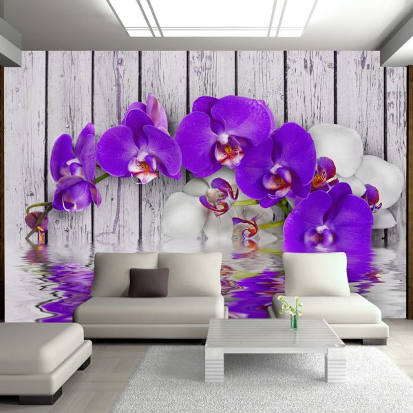 ARTGEIST - Fototapet af lilla orkidé der afspejles i vandoverfladen - Flere størrelser 300x210